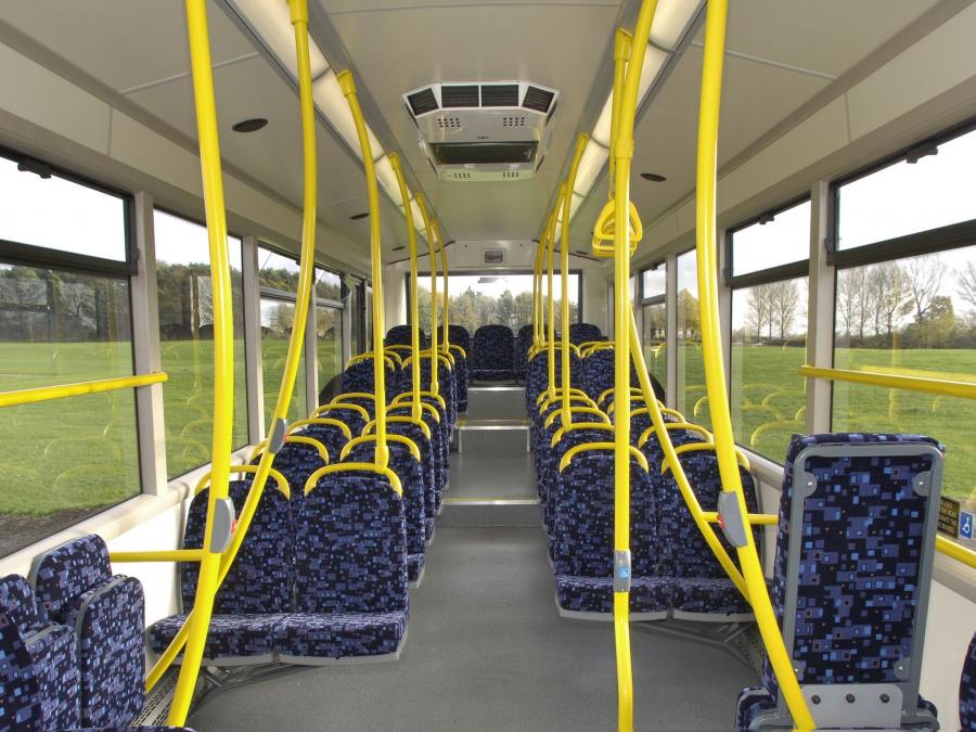Интерьер Alexander Dennis Enviro300 2007 года  (фото 9 из 15)